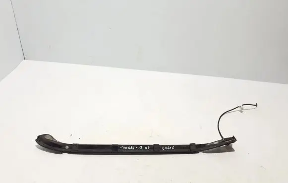 Volkswagen Touareg II Other trunk/boot trim element 7P6827711