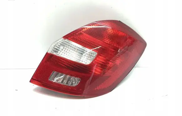 Skoda Fabia Mk1 (6Y) Rear/tail lights 9EL354258