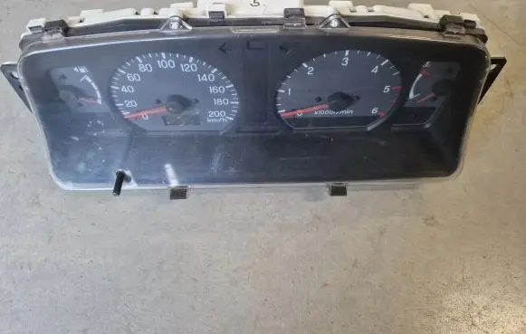 Mitsubishi Pajero Sport I Speedometer (instrument cluster) MR506277