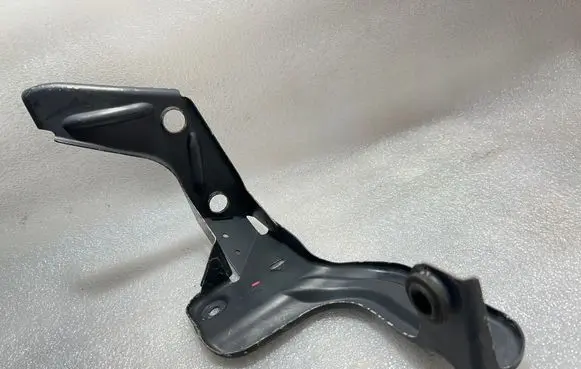 Audi A6 S6 C6 4F Intercooler pipe mounting bracket 4F0145814C