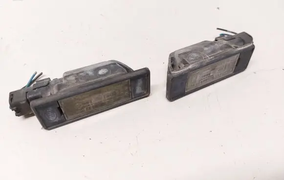 Nissan Pathfinder R51 Number plate light