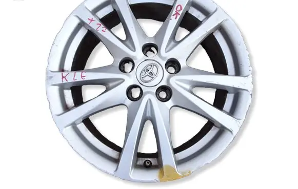 Toyota Avensis T270 R17 alloy rim QBQBE