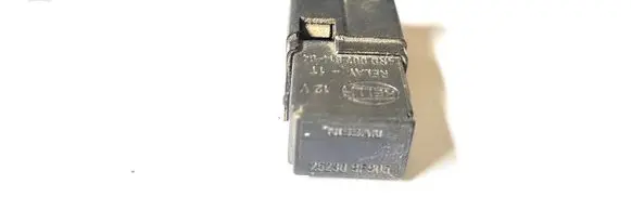Nissan Almera Tino Other relay 252309F905