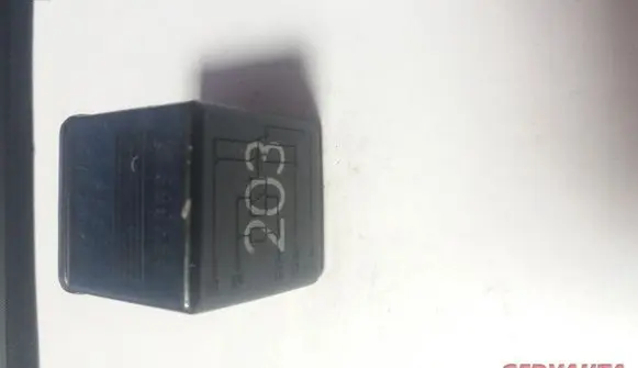 Audi A6 S6 C5 4B Other relay 8A0951253A