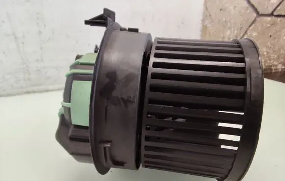 Peugeot 308 Heater fan/blower T1011131B 098602004
