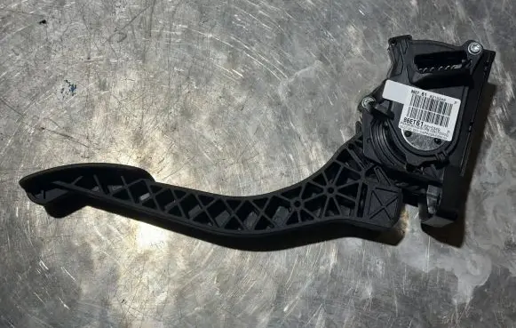 Peugeot 308 Accelerator throttle pedal 9836042080
