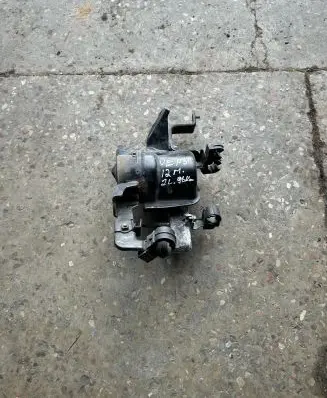 Toyota Verso Engine mounting bracket