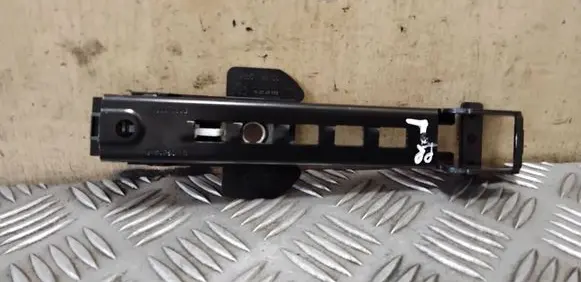 Volkswagen Touareg I Seat belt adjustment rail 7L0857819J