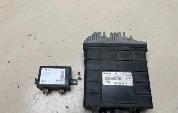 Volkswagen Sharan Engine control unit/module 028906021P 7M0953257F