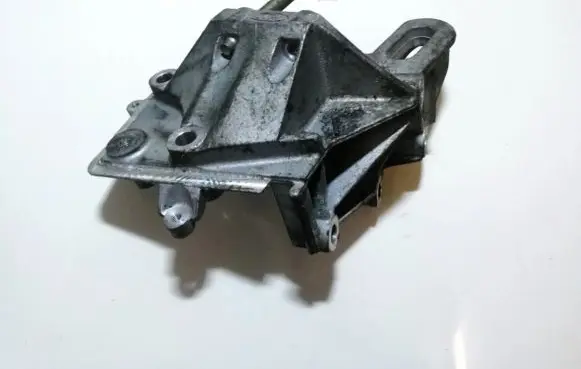 Ford Fusion Engine mounting bracket 98mm6f001a1b