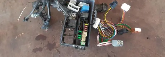 Nissan Qashqai Relay mounting block 24383JD00A