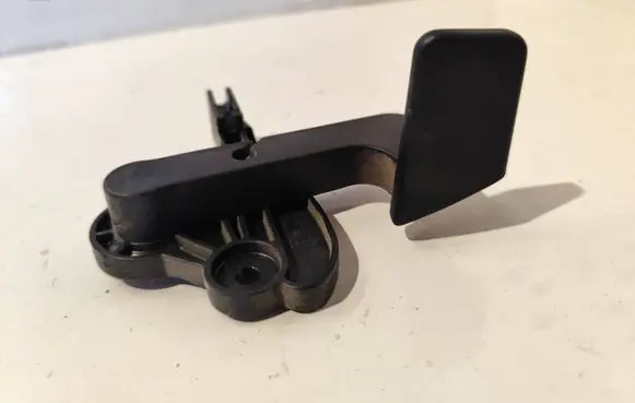 Audi A4 S4 B7 8E 8H Engine bonnet (hood) release handle 8E1823533B