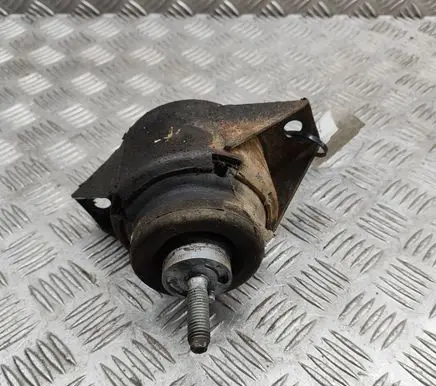 Land Rover Defender Engine mount bracket KKB102602