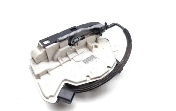 Volkswagen PASSAT CC Rear door lock 5N0839015D