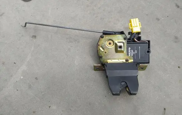Volvo S80 Tailgate/trunk/boot lock/catch/latch 9203463