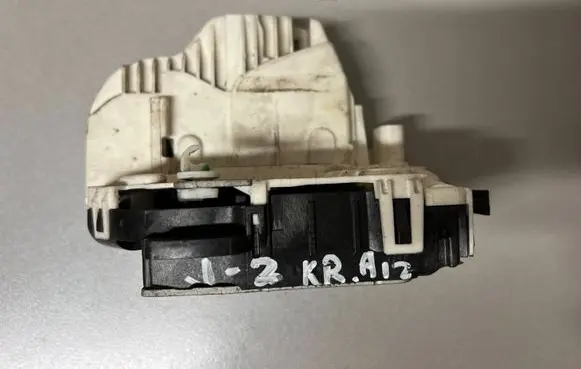 Dodge Journey Rear door lock 4589697AA 04589697AA