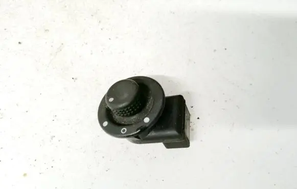 Renault Megane II Wing mirror switch 8200002442b