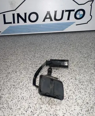 Windshield washer spray nozzle