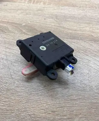 Nissan Qashqai Air flap motor/actuator A24820A3200000 080421A