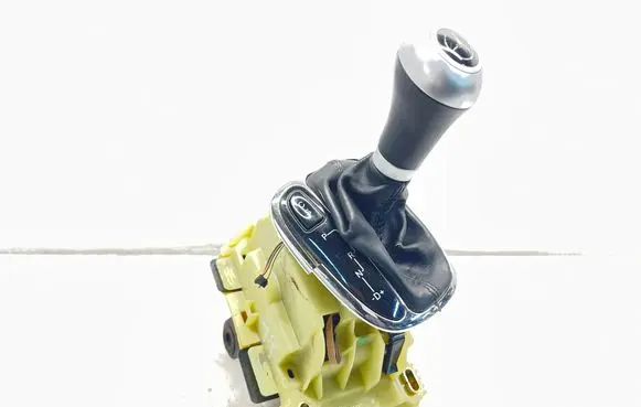 Mercedes-Benz C W203 Gear shifter/selector A2032675524