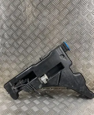 Windshield washer fluid reservoir/tank