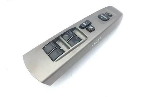 Toyota Prius (XW20) Electric window control switch 8482047050