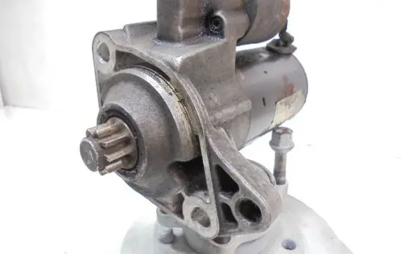 Volkswagen Golf IV Starter motor 0986017830