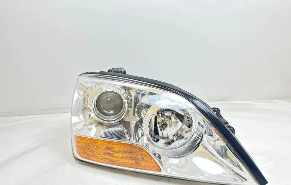 KIA Sorento Headlight/headlamp E13202125