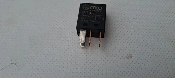 Volkswagen PASSAT B6 Other relay 6Q0951253