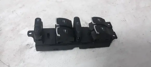 Volkswagen PASSAT B5.5 Electric window control switch