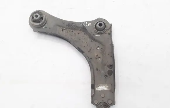 Renault Latitude (L70) Front lower control arm/wishbone 545000008R