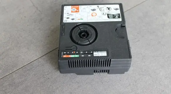 Volkswagen Caddy Tire air pump compressor 5N0012615H AIRCOMPRESSOR VWAG