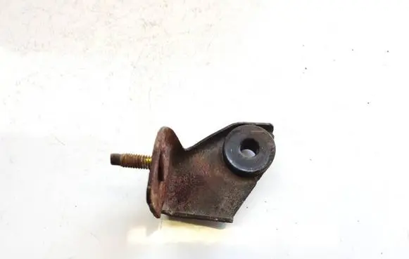 Nissan Primera Radiator mount bracket