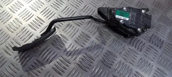 Mitsubishi Carisma Accelerator throttle pedal 30865643 m865643