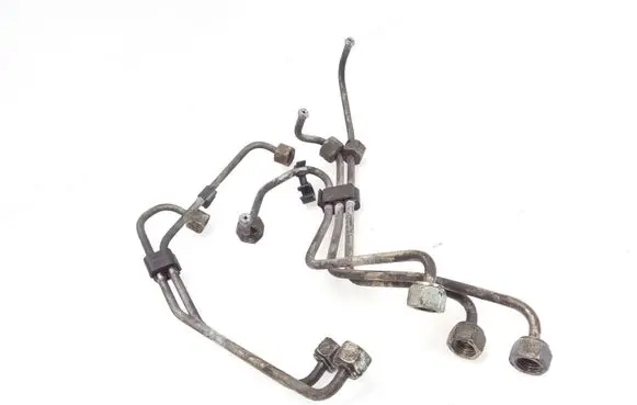 Volvo V70 Fuel injector supply line/pipe 