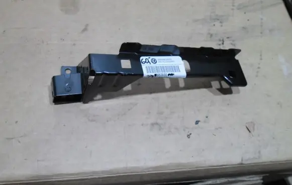 Alfa Romeo Giulia Fender mounting bracket 50570159