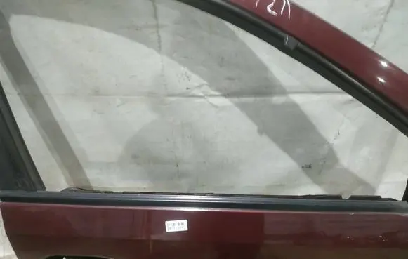 Nissan Almera Tino Front door glass trim molding 