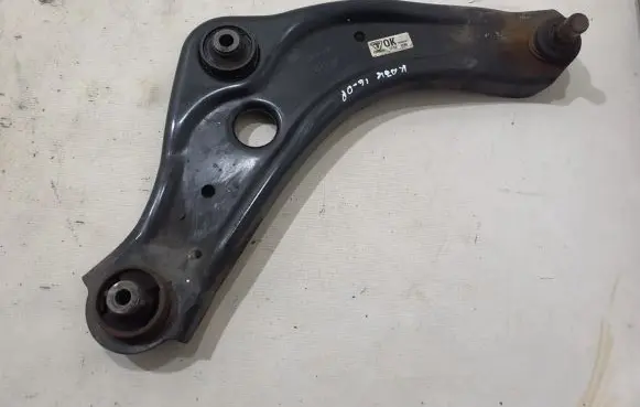 Nissan Qashqai Front lower control arm/wishbone 545004EA0B