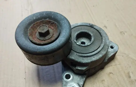 Honda Accord Generator/alternator belt tensioner JH14