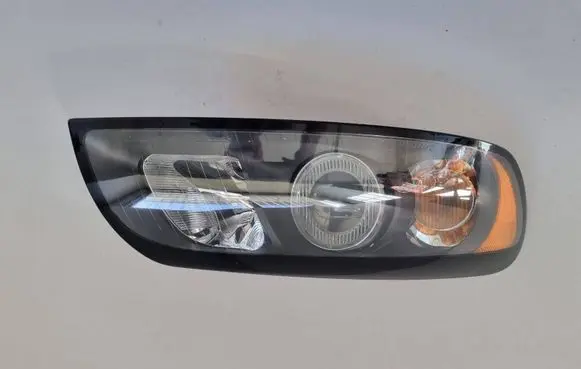 Volvo C30 Headlight/headlamp 31214538
