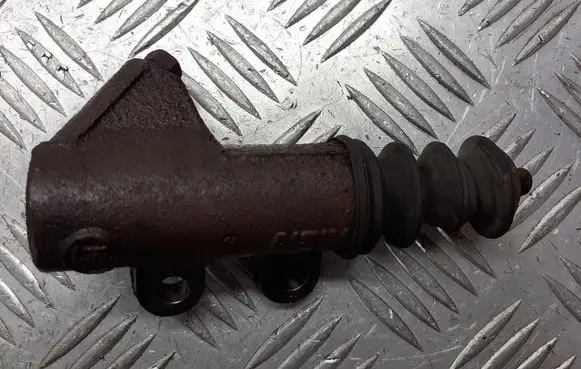 Toyota Auris 150 Clutch slave cylinder 