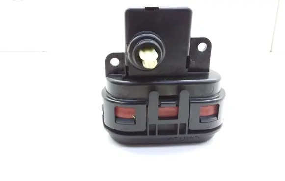 Engine mount vacuum valve