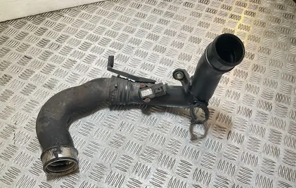 Intercooler hose/pipe