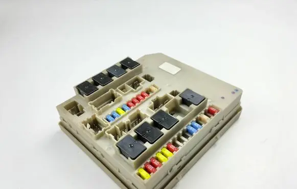 Renault Clio III Fuse module 902663A