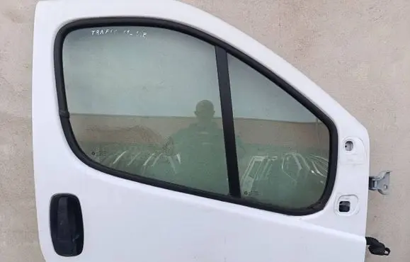 Renault Trafic II (X83) Front door