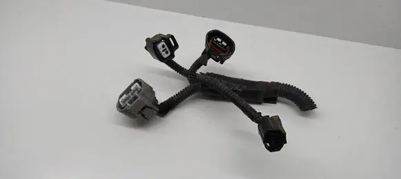 Toyota Avensis T270 Headlight/headlamp wiring loom/harness 