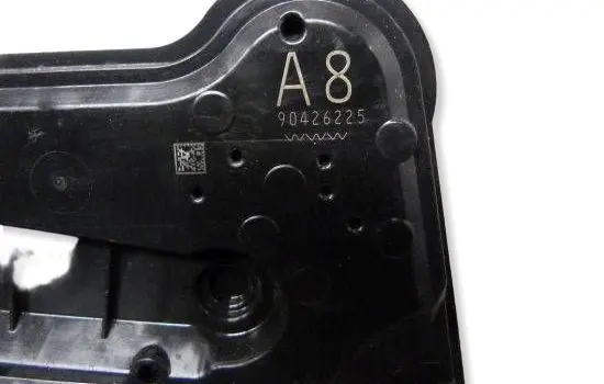 Toyota RAV 4 (XA50) Front door lock 90426225