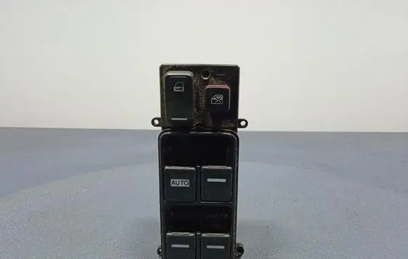 Honda Accord Electric window control switch C8H-HH4YM-F93