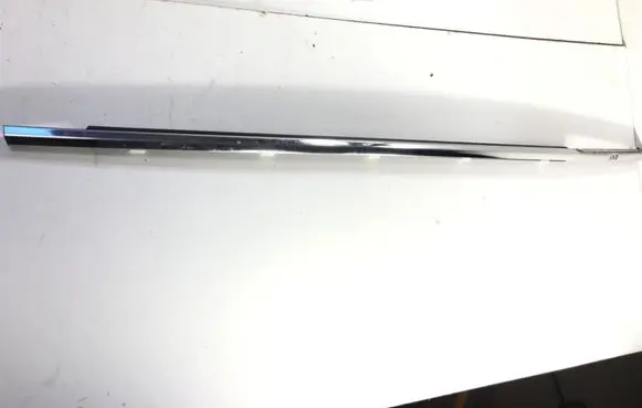 Hyundai i40 Front door glass trim molding