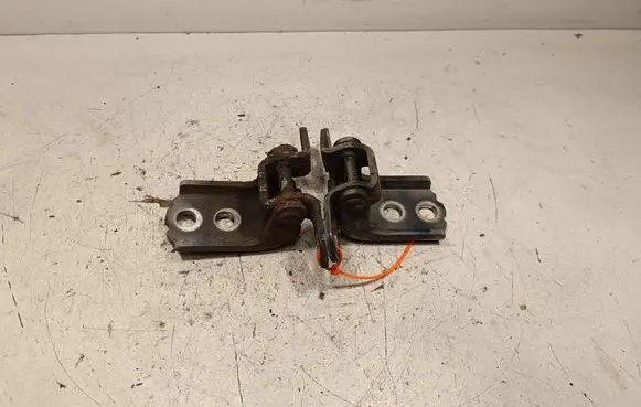 Nissan Navara D40 Front door hinge set 